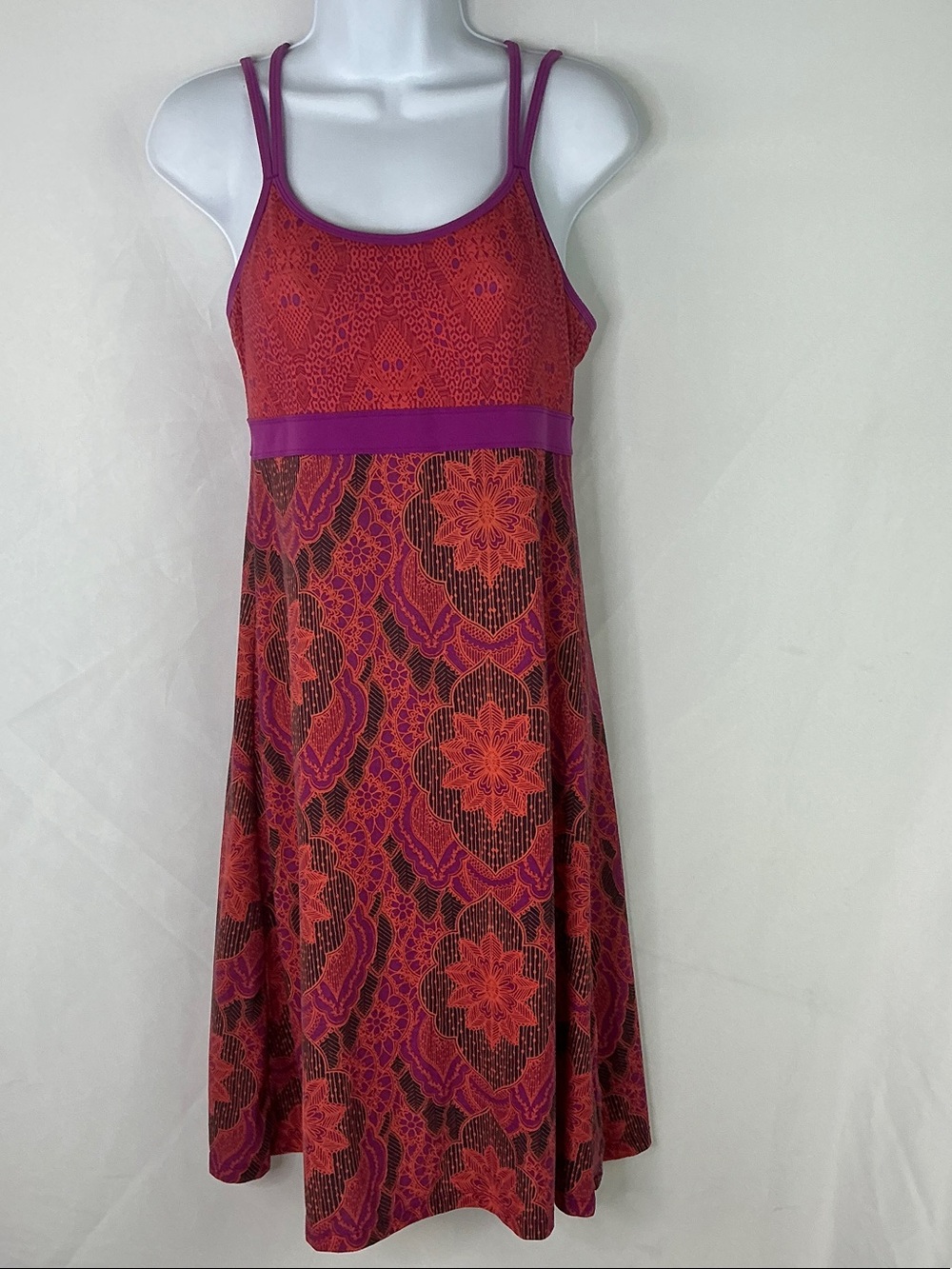 prAna Amaya Sleeveless Dress Berry Scallop geometric mandala design Size M
